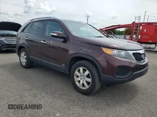 2013 Kia Sorento LX with VIN 5XYKTDA23DG389370, listed as a Copart auction lot 60645535 with 176,393 mi miles and Salvage title. Bid and sale history available at DreamBid. Image 4.