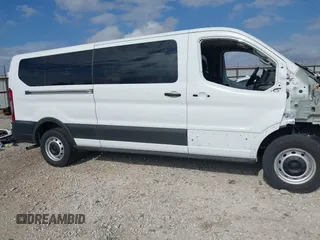 2022 Ford Transit Passenger XL with VIN 1FBAX2Y83NKA59579, listed as a IAAI auction lot 40688586 with 5,101 mi miles. Bid and sale history available at carsss.com. Image 14.