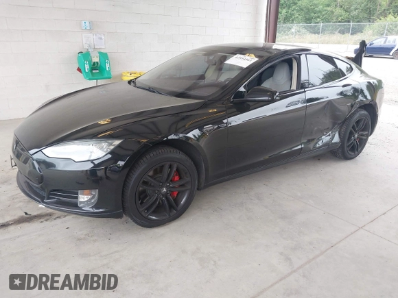 2013 Tesla Model S Performance с VIN 5YJSA1DP1DFP23818, выставлен на аукционе IAAI как лот 42594561 с пробегом 142 878 миль миль и . История ставок и продаж доступна на DreamBid. Изображение 17.