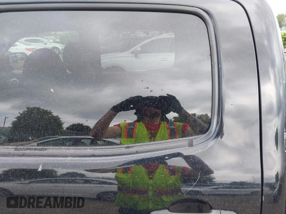 2013 Toyota Tacoma with VIN 3TMLU4EN5DM107500, listed as a IAAI auction lot 42733914 with Not provided miles and . Bid and sale history available at DreamBid. Image 18.