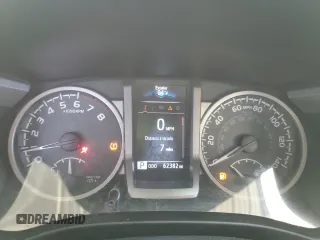 2018 Toyota Tacoma SR5 с VIN 5TFAZ5CN6JX061246, выставлен на аукционе Copart как лот 57845055 с пробегом 62 382 миль миль и Чистый • Clean title. История ставок и продаж доступна на DreamBid. Изображение 9.