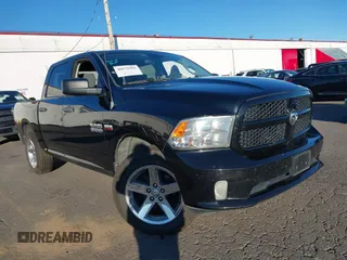 2013 Ram 1500 Express z VIN 1C6RR7KT0DS582552, wystawiony jako IAAI lot #40979909 z przebiegiem 92 849 mil mil oraz . Historia ofert i sprzedaży dostępna na DreamBid. Obrazek 1.