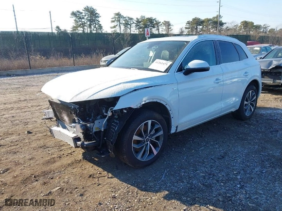 2024 Audi Q5 S line Premium with VIN WA1GAAFYXR2145718, listed as a IAAI auction lot 41261471 with 2,272 mi miles. Bid and sale history available at carsss.com. Image 2.