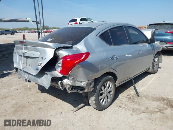 2016 Nissan Versa SV z VIN 3N1CN7AP6GL830257, wystawiony jako IAAI lot #41866021 z przebiegiem 129 051 mil mil oraz . Historia ofert i sprzedaży dostępna na DreamBid. Obrazek 4.