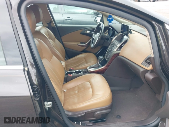 2012 Buick Verano Group z VIN 1G4PS5SKXC4202910, wystawiony jako IAAI lot #42345215 z przebiegiem 123 248 mil mil oraz . Historia ofert i sprzedaży dostępna na DreamBid. Obrazek 5.