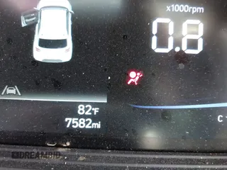 2024 Hyundai Venue SEL z VIN KMHRC8A39RU298832, wystawiony jako IAAI lot #42419329 z przebiegiem 7 582 mil mil oraz . Historia ofert i sprzedaży dostępna na DreamBid. Obrazek 15.