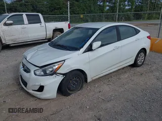 2016 Hyundai Accent SE z VIN KMHCT4AE7GU076917, wystawiony jako IAAI lot #42425890 z przebiegiem 136 031 mil mil oraz . Historia ofert i sprzedaży dostępna na DreamBid. Obrazek 2.