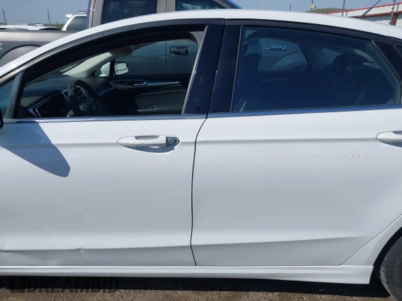 2016 Ford Fusion SE with VIN 3FA6P0H78GR302403, listed as a IAAI auction lot 41996340 with 261,868 mi miles and . Bid and sale history available at DreamBid. Image 14.