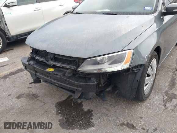 2013 Volkswagen Jetta SE with VIN 3VWDP7AJ2DM418282, listed as a IAAI auction lot 42100785 with 131,383 mi miles and . Bid and sale history available at DreamBid. Image 6.