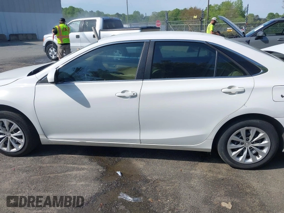 2015 Toyota Camry XLE z VIN 4T1BF1FK9FU874141, wystawiony jako IAAI lot #42025319 z przebiegiem 180 879 mil mil oraz . Historia ofert i sprzedaży dostępna na DreamBid. Obrazek 14.