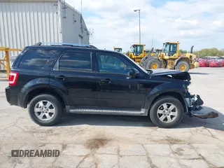 2010 Ford Escape Limited z VIN 1FMCU0EG6AKC04990, wystawiony jako IAAI lot #42206601 z przebiegiem 139 400 mil mil oraz . Historia ofert i sprzedaży dostępna na DreamBid. Obrazek 14.