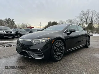 2022 Mercedes-Benz EQS 580 z VIN W1KCG4EB7NA021431, wystawiony jako Copart lot #44053605 z przebiegiem 28 708 mil mil oraz Czysty tytuł • Clean title. Historia ofert i sprzedaży dostępna na DreamBid. Obrazek 2.
