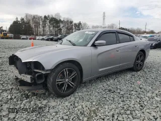 2013 Dodge Charger SXT z VIN 2C3CDXJG3DH656592, wystawiony jako Copart lot #47647425 z przebiegiem 165 274 mil mil oraz Szkoda całkowita • Salvage title. Historia ofert i sprzedaży dostępna na DreamBid. Obrazek 1.