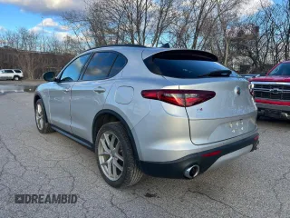 2018 Alfa Romeo Stelvio Ti Sport z VIN ZASFAKNN6J7B87980, wystawiony jako Copart lot #52651205 z przebiegiem 55 662 mil mil oraz Czysty tytuł • Clean title. Historia ofert i sprzedaży dostępna na DreamBid. Obrazek 3.