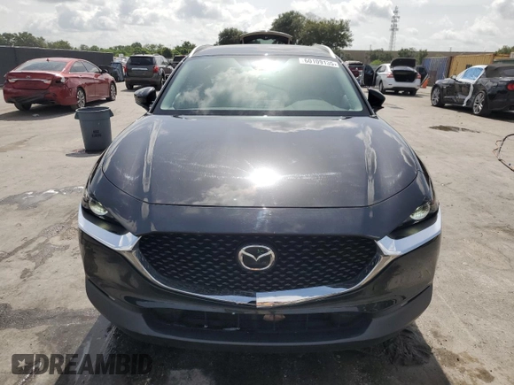 2023 Mazda CX-30 S Carbon Edition z VIN 3MVDMBCM2PM572015, wystawiony jako Copart lot #60109135 z przebiegiem 27 790 mil mil oraz Szkoda całkowita • Salvage title. Historia ofert i sprzedaży dostępna na DreamBid. Obrazek 5.