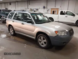 2006 Subaru Forester 2.5 X with VIN JF1SG636X6H712880, listed as a IAAI auction lot 40062211 with 127,537 mi miles. Bid and sale history available at carsss.com. Image 1.