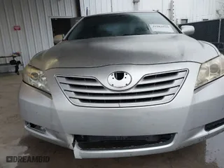 2008 Toyota Camry LE with VIN 4T1BE46K28U215566, listed as a IAAI auction lot 41981020 with 194,526 mi miles. Bid and sale history available at carsss.com. Image 6.