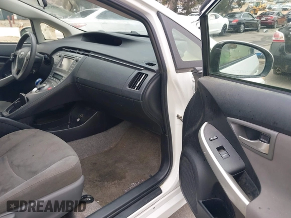2015 Toyota Prius Four with VIN JTDKN3DU7F0426088, listed as a IAAI auction lot 42157924 with 109,746 mi miles and . Bid and sale history available at DreamBid. Image 5.