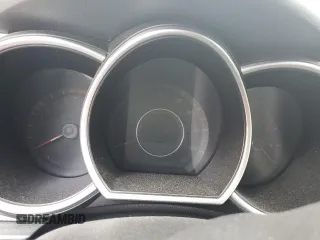 2015 Kia Optima LX z VIN KNAGM4A70F5631670, wystawiony jako Copart lot #60112385 z przebiegiem Nie podano mil oraz Nie do naprawy • Non repairable. Historia ofert i sprzedaży dostępna na DreamBid. Obrazek 9.