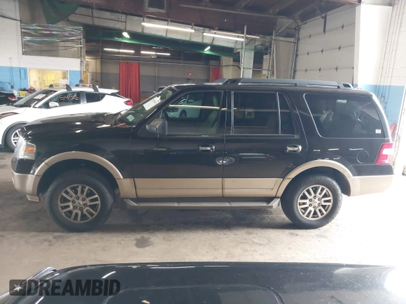2013 Ford Expedition XLT z VIN 1FMJU1H54DEF63913, wystawiony jako IAAI lot #42195953 z przebiegiem 216 030 mil mil oraz . Historia ofert i sprzedaży dostępna na DreamBid. Obrazek 14.