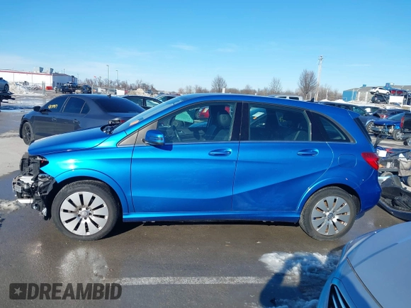 2014 Mercedes-Benz B Electric Drive with VIN WDDVP9AB5EJ002730, listed as a IAAI auction lot 41308975 with 31,365 mi miles and . Bid and sale history available at DreamBid. Image 15.