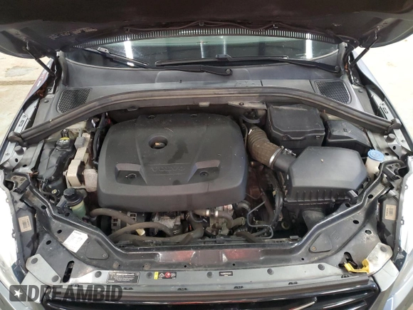 2017 Volvo XC60 R-Design with VIN YV449MRS7H2002831, listed as a Copart auction lot 45296735 with 254,888 mi miles and Clean title. Bid and sale history available at DreamBid. Image 12.