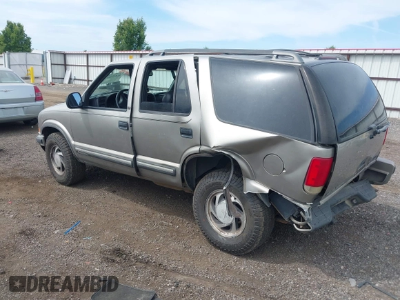 1998 Chevrolet Blazer LS с VIN 1GNDT13W2W2177149, выставлен на аукционе IAAI как лот 42422025 с пробегом 210 833 миль миль и . История ставок и продаж доступна на DreamBid. Изображение 3.