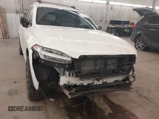 2019 Volvo XC90 Momentum with VIN YV4A22PK3K1452939, listed as a IAAI auction lot 41359960 with 96,973 mi miles. Bid and sale history available at carsss.com. Image 6.