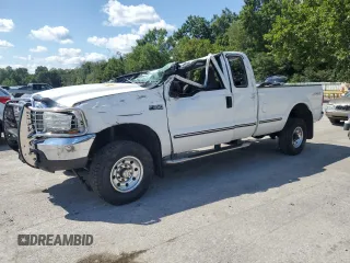 1999 Ford Super Duty F-250 XL with VIN 1FTNX21F3XEA71139, listed as a Copart auction lot 67062114 with 203,233 mi miles and Salvage Title. Bid and sale history available at carsss.com. Image 1.