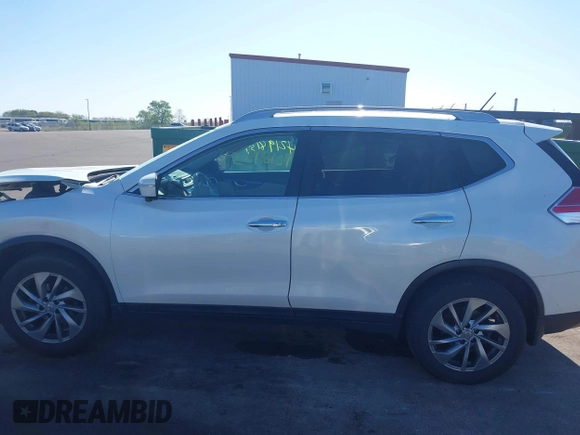 2015 Nissan Rogue SV z VIN 5N1AT2MV5FC857494, wystawiony jako IAAI lot #42198139 z przebiegiem 110 369 mil mil oraz . Historia ofert i sprzedaży dostępna na DreamBid. Obrazek 14.