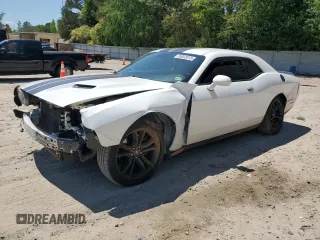 2018 Dodge Challenger SXT Plus z VIN 2C3CDZAG2JH251864, wystawiony jako Copart lot #55043015 z przebiegiem 82 282 mil mil oraz Szkoda całkowita • Salvage title. Historia ofert i sprzedaży dostępna na DreamBid. Obrazek 1.