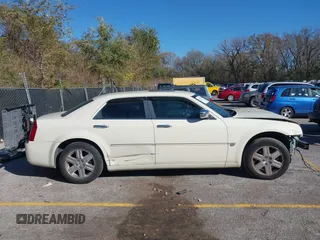 2006 Chrysler 300 C with VIN 2C3LK63HX6H345072, listed as a IAAI auction lot 40737720 with 163,544 mi miles. Bid and sale history available at carsss.com. Image 14.