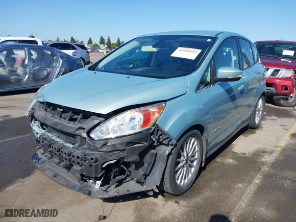 2013 Ford C-Max Hybrid SEL with VIN 1FADP5BUXDL521814, listed as a IAAI auction lot 41944352 with 130,999 mi miles. Bid and sale history available at carsss.com. Image 19.