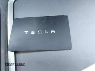 2021 Tesla Model Y Performance with VIN 5YJYGDEF8MF246658, listed as a IAAI auction lot 41679793 with 28,015 mi miles and . Bid and sale history available at DreamBid. Image 11.