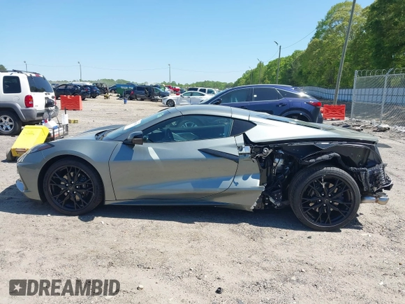 2024 Chevrolet Corvette 2LT z VIN 1G1YB2D43R5105307, wystawiony jako IAAI lot #42060470 z przebiegiem 9 400 mil mil oraz . Historia ofert i sprzedaży dostępna na DreamBid. Obrazek 15.