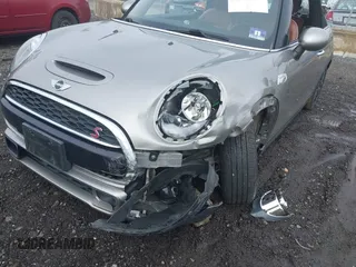 2016 MINI Convertible S z VIN WMWWG9C53G3A91095, wystawiony jako IAAI lot #42283353 z przebiegiem Nie podano mil oraz . Historia ofert i sprzedaży dostępna na DreamBid. Obrazek 6.