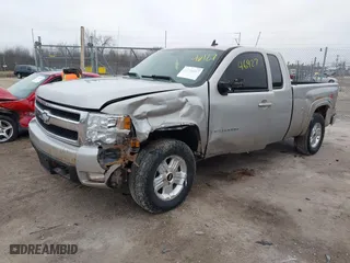 2008 Chevrolet Silverado 1500 LT w/1LT with VIN 2GCEK190381221228, listed as a IAAI auction lot 41046427 with 196,240 mi miles. Bid and sale history available at carsss.com. Image 17.