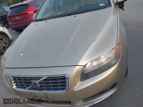 2007 Volvo S80 I6 with VIN YV1AS982471016600, listed as a IAAI auction lot 42068122 with 100,083 mi miles. Bid and sale history available at carsss.com. Image 6.