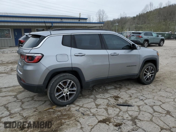2018 Jeep Compass Latitude z VIN 3C4NJDBB9JT162173, wystawiony jako Copart lot #52852985 z przebiegiem 115 497 mil mil oraz Szkody całkowita. Historia ofert i sprzedaży dostępna na DreamBid. Obrazek 3.