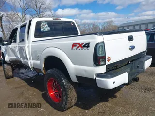 2015 Ford F-250 Lariat с VIN 1FT7W2B61FEB63021, выставлен на аукционе IAAI как лот 41727135 с пробегом 128 957 миль миль и . История ставок и продаж доступна на DreamBid. Изображение 3.