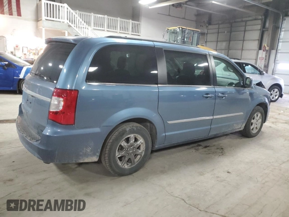 2012 Chrysler Town & Country Touring z VIN 2C4RC1BG2CR187749, wystawiony jako Copart lot #53797655 z przebiegiem 102 363 mil mil oraz Szkoda całkowita • Salvage title. Historia ofert i sprzedaży dostępna na DreamBid. Obrazek 3.