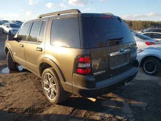 2008 Ford Explorer XLT with VIN 1FMEU63E38UA67079, listed as a IAAI auction lot 41398034 with 239,724 mi miles. Bid and sale history available at carsss.com. Image 3.
