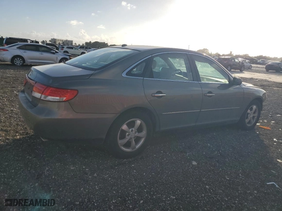 2007 Hyundai Azera SE with VIN KMHFC46F97A186299, listed as a Copart auction lot 85229034 with 112,180 mi miles and Non Repairable. Bid and sale history available at carsss.com. Image 3.