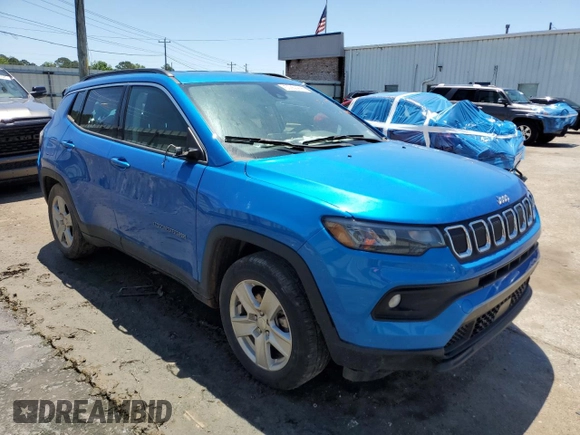 2022 Jeep Compass Latitude with VIN 3C4NJCBB5NT214270, listed as a Copart auction lot 56959935 with 52,137 mi miles and Clean title. Bid and sale history available at DreamBid. Image 4.