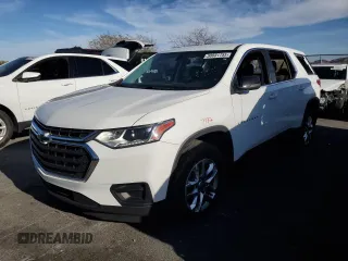2021 Chevrolet Traverse LS z VIN 1GNERFKW6MJ197277, wystawiony jako Copart lot #50031755 z przebiegiem 128 776 mil mil oraz Szkoda całkowita • Salvage title. Historia ofert i sprzedaży dostępna na DreamBid. Obrazek 1.