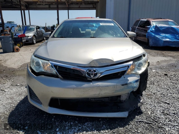 2014 Toyota Camry L with VIN 4T1BF1FK0EU449048, listed as a Copart auction lot 52888325 with 196,781 mi miles and Salvage Title. Bid and sale history available at carsss.com. Image 5.