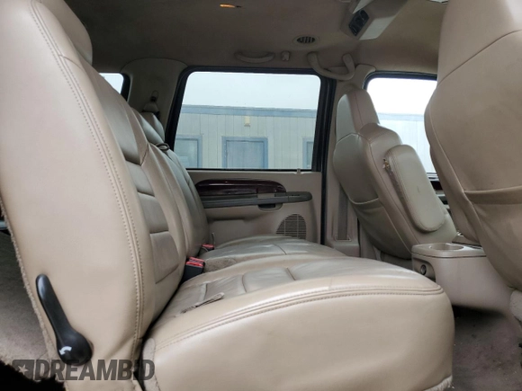 2003 Ford Excursion Limited z VIN 1FMNU42SX3EA92060, wystawiony jako Copart lot #58621835 z przebiegiem 158 157 mil mil oraz Czysty tytuł • Clean title. Historia ofert i sprzedaży dostępna na DreamBid. Obrazek 11.