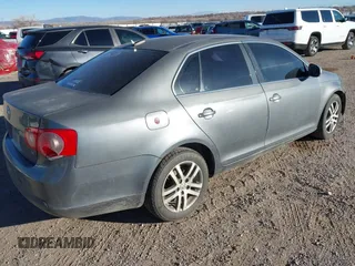2005 Volkswagen Jetta 2.5L with VIN 3VWDF71K75M605160, listed as a IAAI auction lot 41624273 with 184,439 mi miles and . Bid and sale history available at DreamBid. Image 4.
