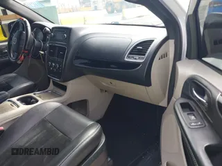 2017 Dodge Grand Caravan SXT with VIN 2C4RDGCG8HR600828, listed as a IAAI auction lot 42255787 with 87,135 mi miles and . Bid and sale history available at DreamBid. Image 5.