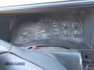 1998 Chevrolet Silverado 1500 with VIN 2GCEC19R6W1166234, listed as a IAAI auction lot 41652190 with 287,103 mi miles and . Bid and sale history available at DreamBid. Image 7.